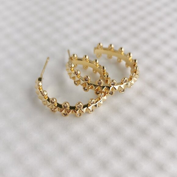 Kendra Scott White Crystal Jada Gold Small Hoop Earrings NEW WITH POUCH - Picture 1 of 3